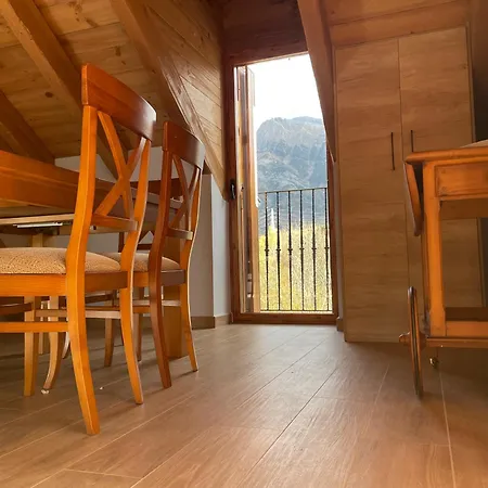 El Arco De Piedrafita بيت للعطل بييدرا دي جاكا