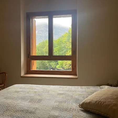 El Arco De Piedrafita *